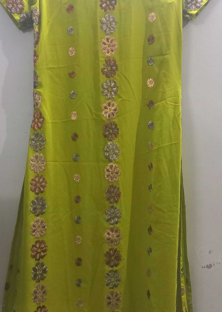 Green Embroidered Kurta