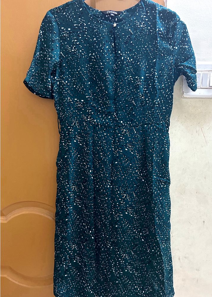 Annabelle Green Printed RoundNeck Dress+ Hip belt