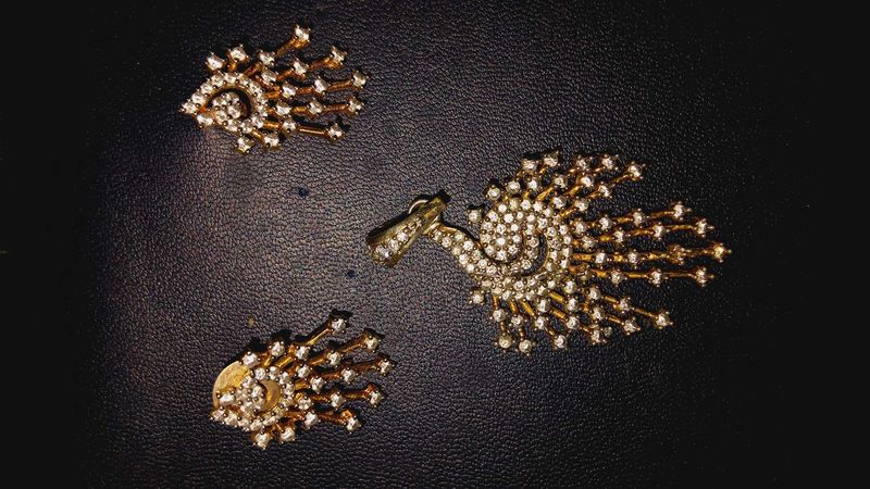 Gold Tone Jewelry Set