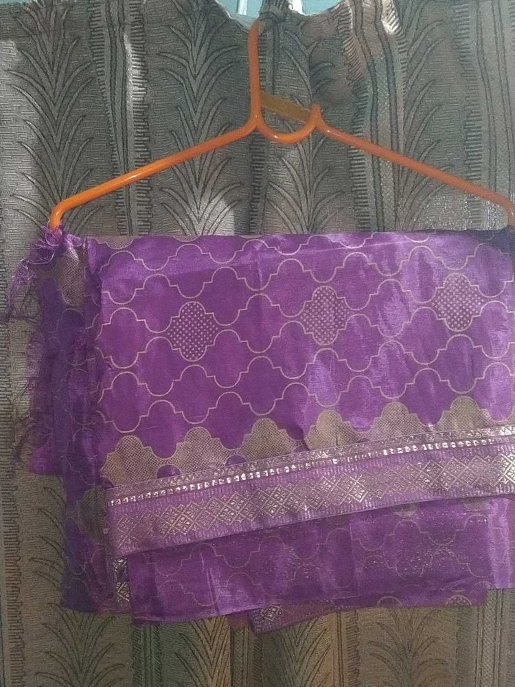 Iam Selling a Ethnic Wear Saree Traditional Sare