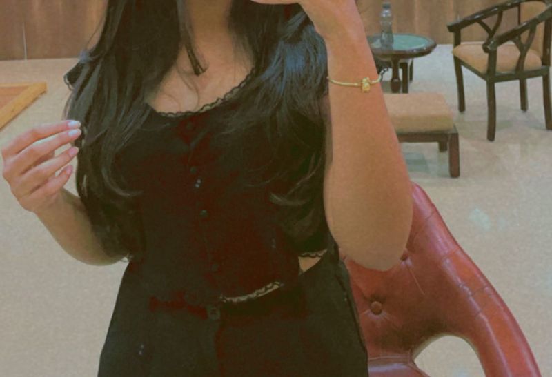 black lace trim crop top