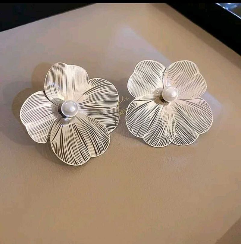 Silver Flower Earrings