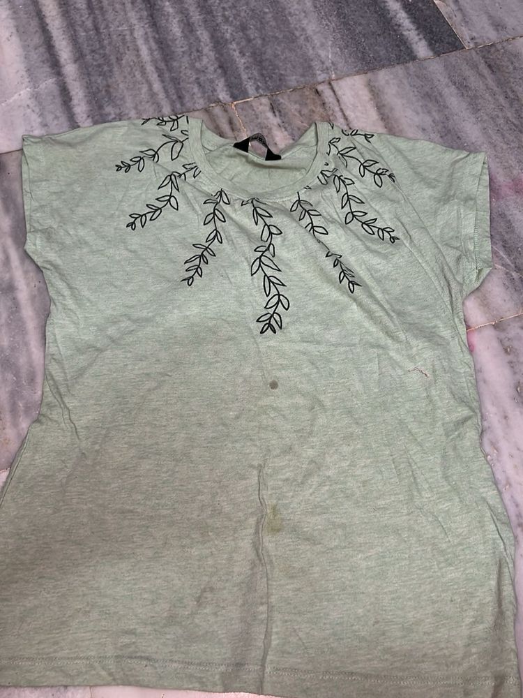 Leaf Embroidered Tee