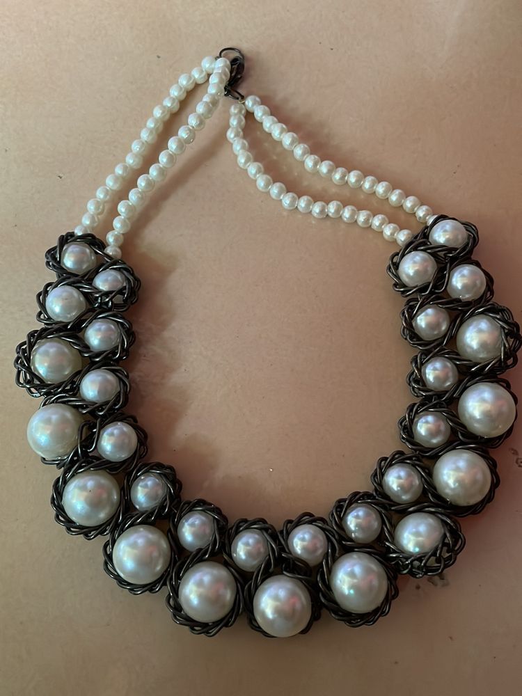 Beautiful Moti Chokar Set With Black Finish Chain Design