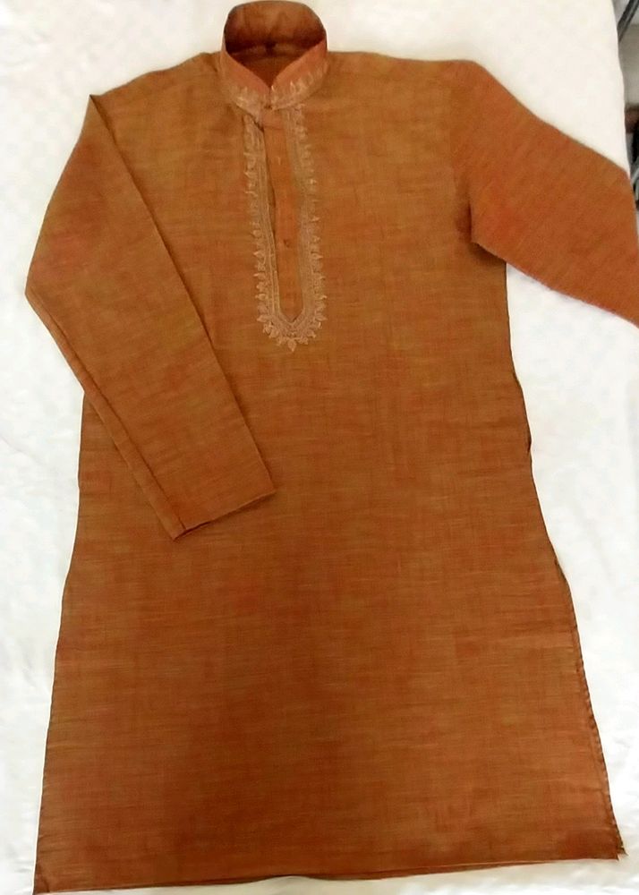 Ethnic Embroidered Men&#39;s Kurta Pyjama Set