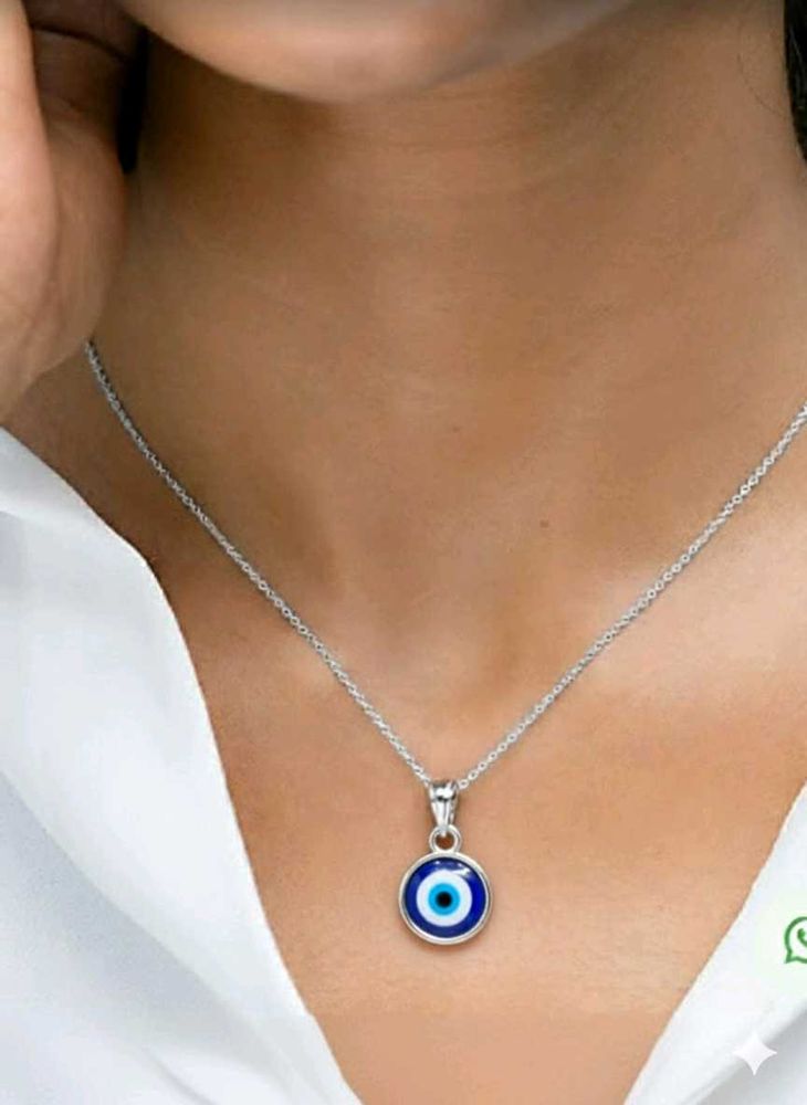 Evil Eye Necklace (it&#39;s fully untouched)