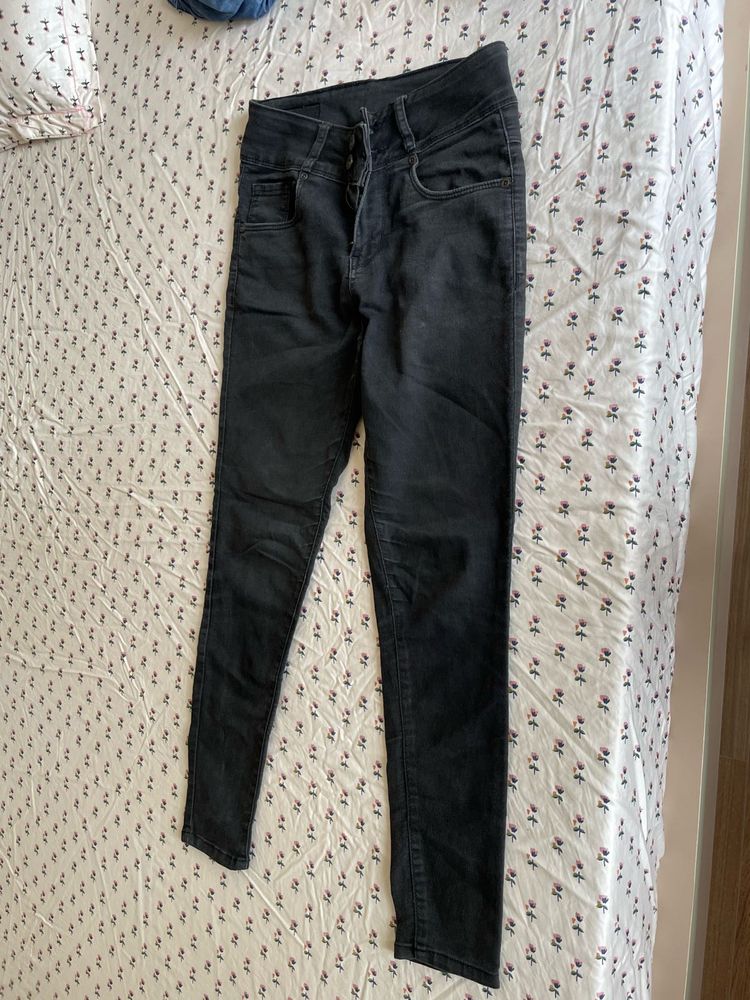 Black Skinny Jeans