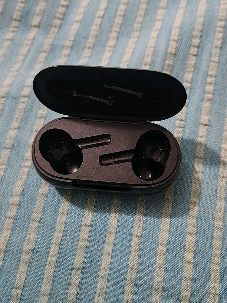 ONE PLUS BUDS Z2 CASE WORKING CONDITION