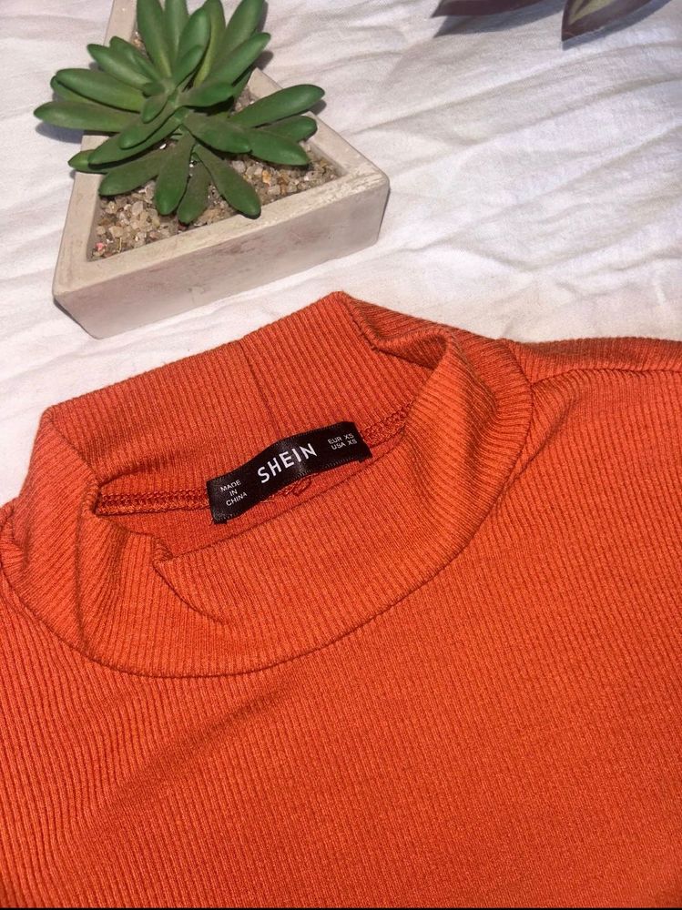 SHEIN Ribbed Mock Neck Top