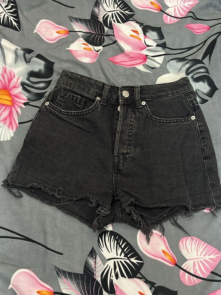 H&amp;M Dark Grey Shorts- No Negotiations