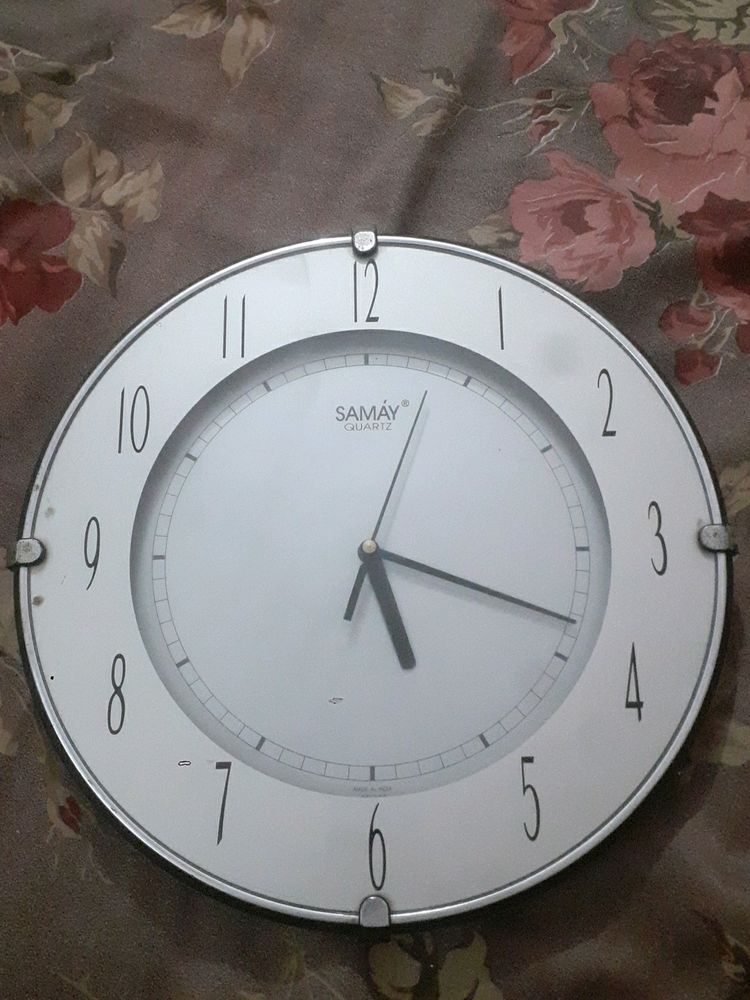 Samay Quartz Wall Clock