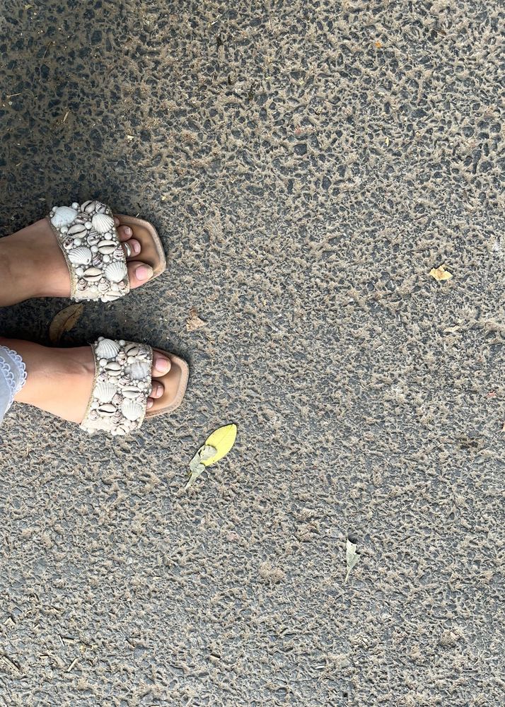 Flat Slippers