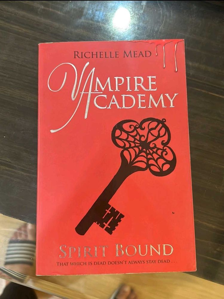 5 Vampire Academy series books