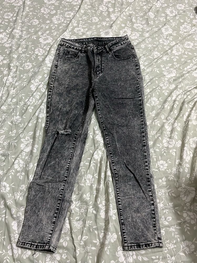 Grey Mom Jeans Ripped