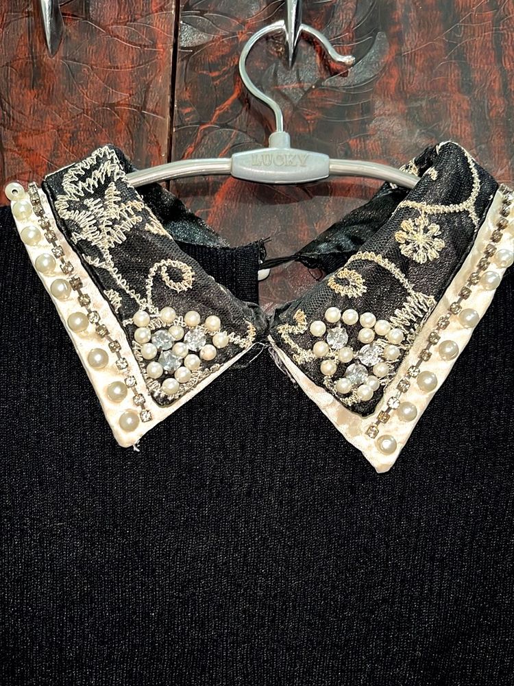 Sale!gorgeous embellished neck ribbed collar top ❤