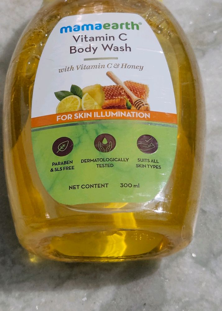 MamaEarth Vitamin C Body Wash with Vitamin C and Honey for Skin Illumination