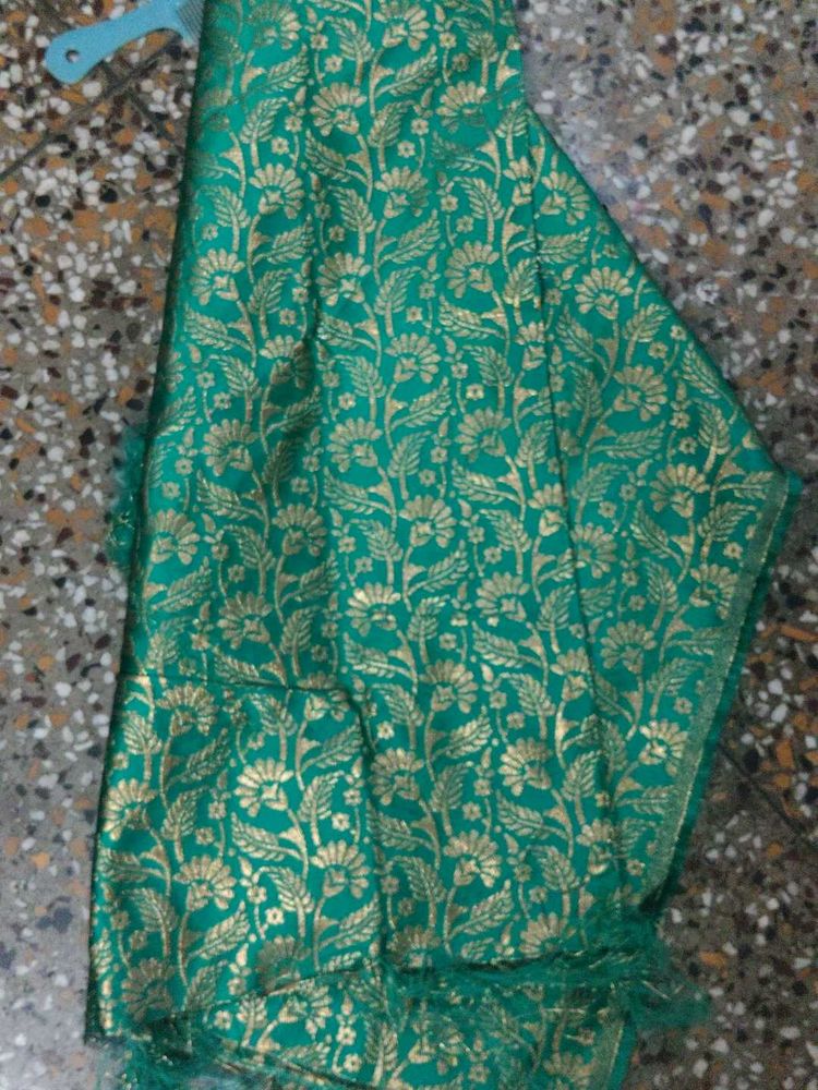 Teel Green &amp; Gold Border Saree With Blouse Piece