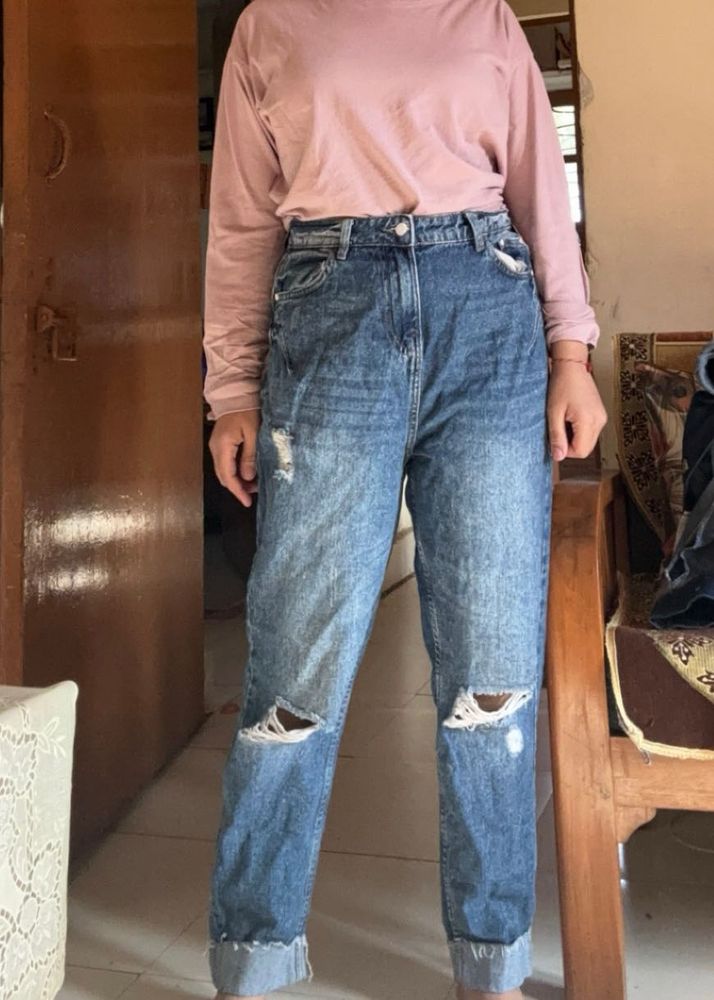 High Wiasted Blue Ripped Jeans