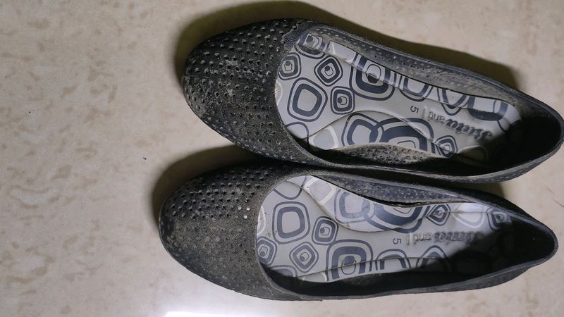 Bata used sandal or juti