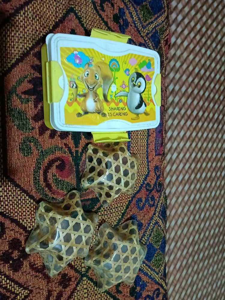 Lunch Box With Done Style Bowls