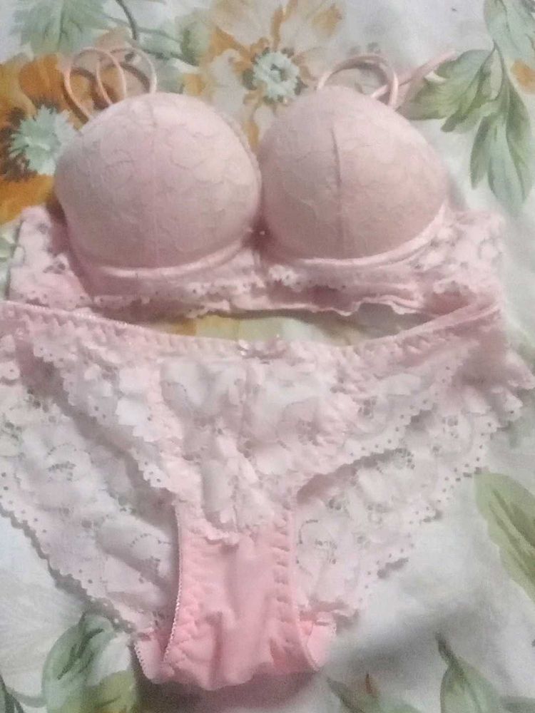 Lace Bra &amp; Panty Set