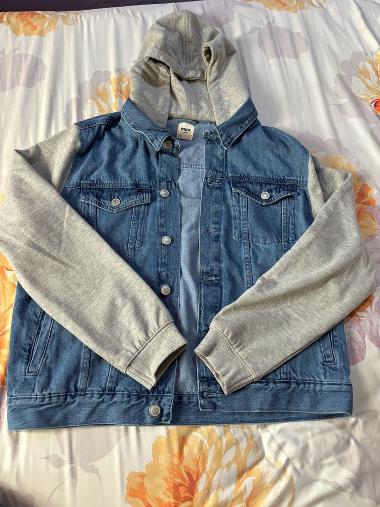 Max Denim Jacket With Hoddie