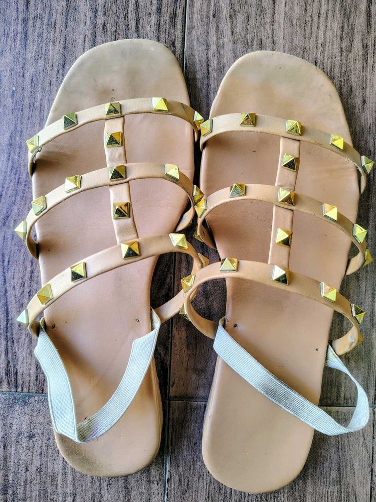 COMBO FLATS AND SNEAKERS