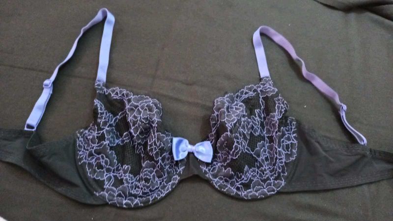 Lace Wired Bra 32D