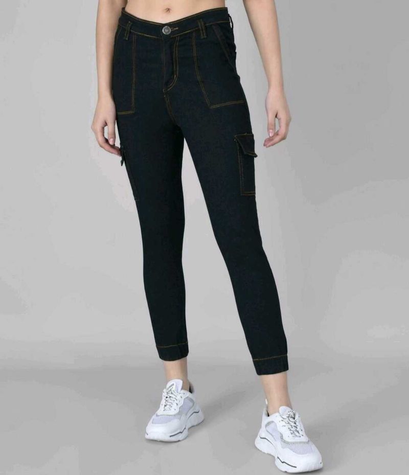 Women&#39;s Black jeans.