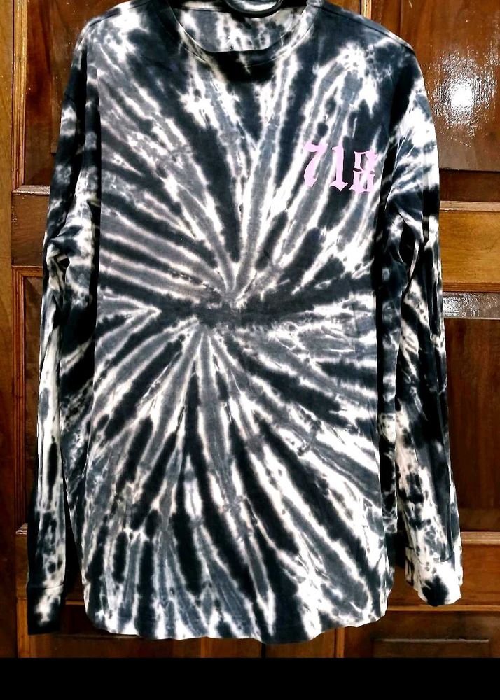 1 Longsleeve And Tshirt From Roadster