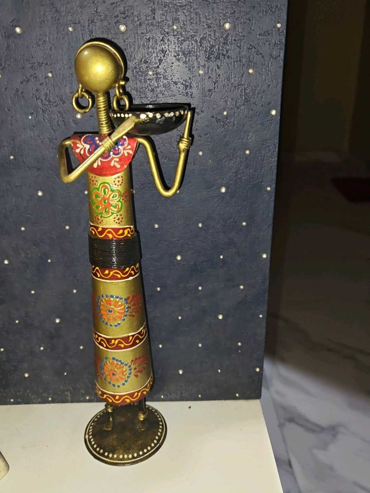 Handcrafted Metal Showpiece