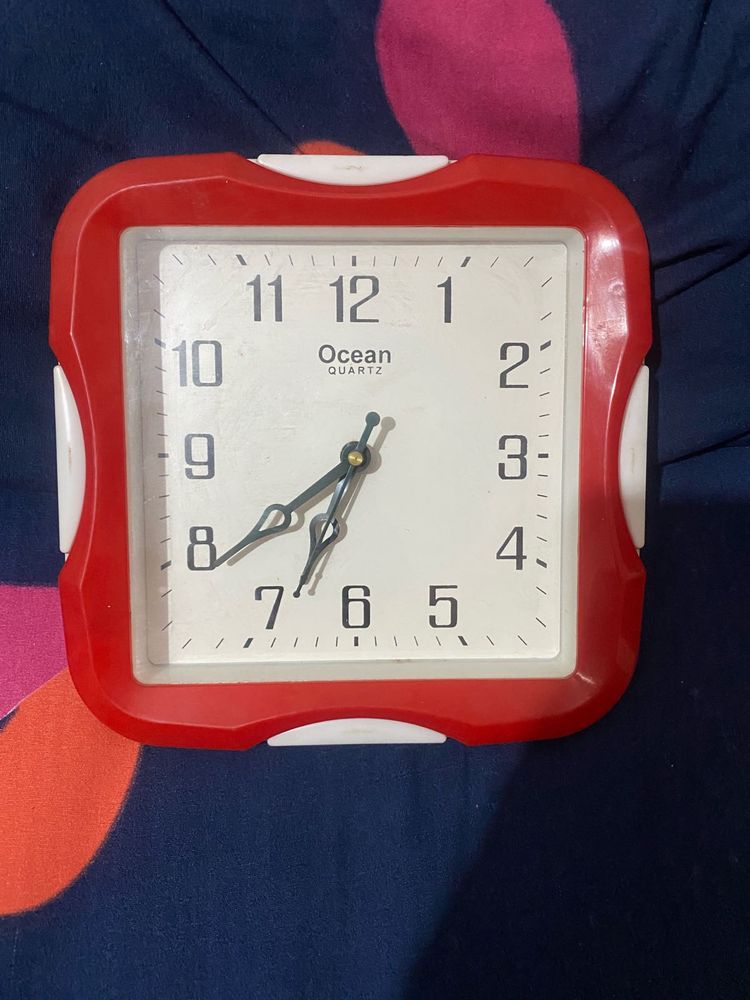 Ocean Quartz Clock