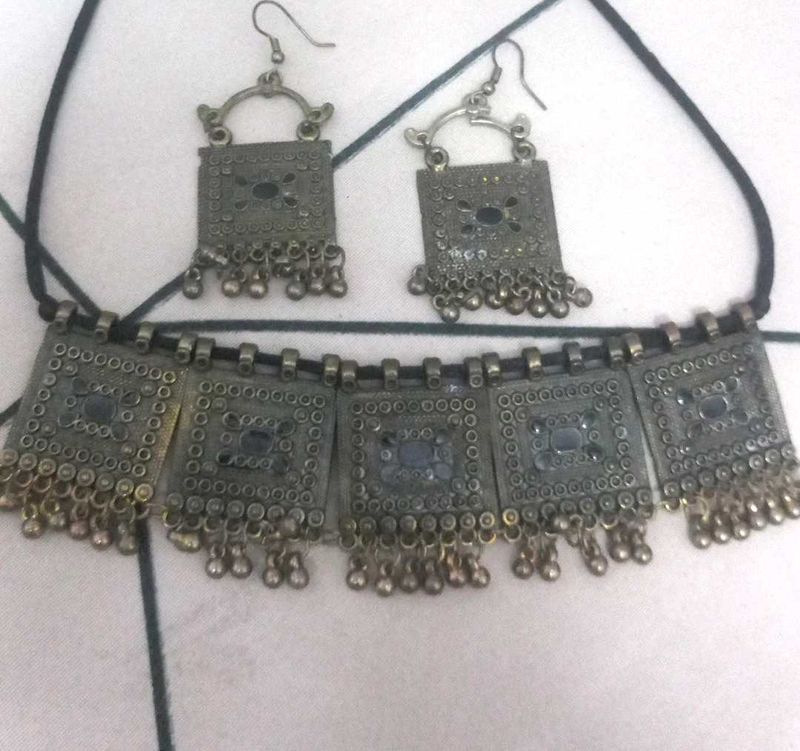 &#34;Elegant Gold-Plated Necklace&#34;