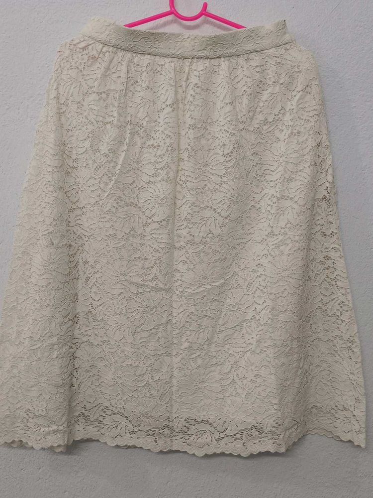 Uniqlo Lace Skirt - Elegant Cream