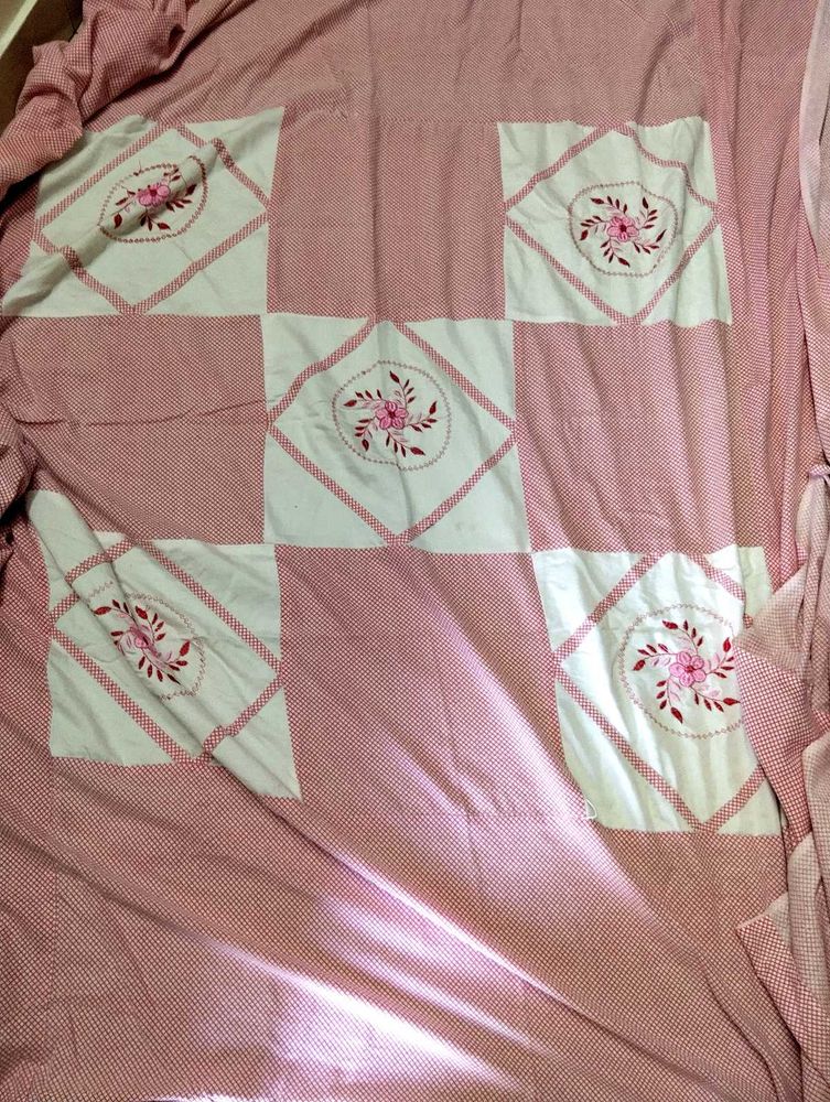 Red And White Double Bed Sheet