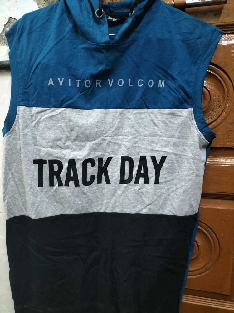 Track Day Sleeveless Hoodie