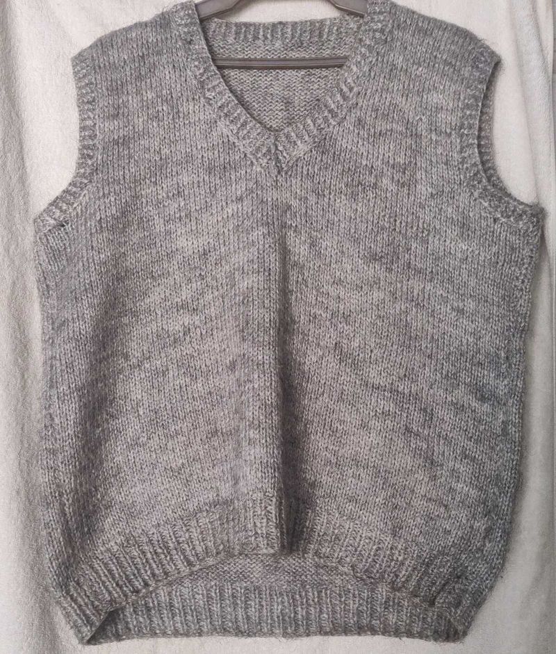UNISEX VEST KNITTED SWEATER 🤍