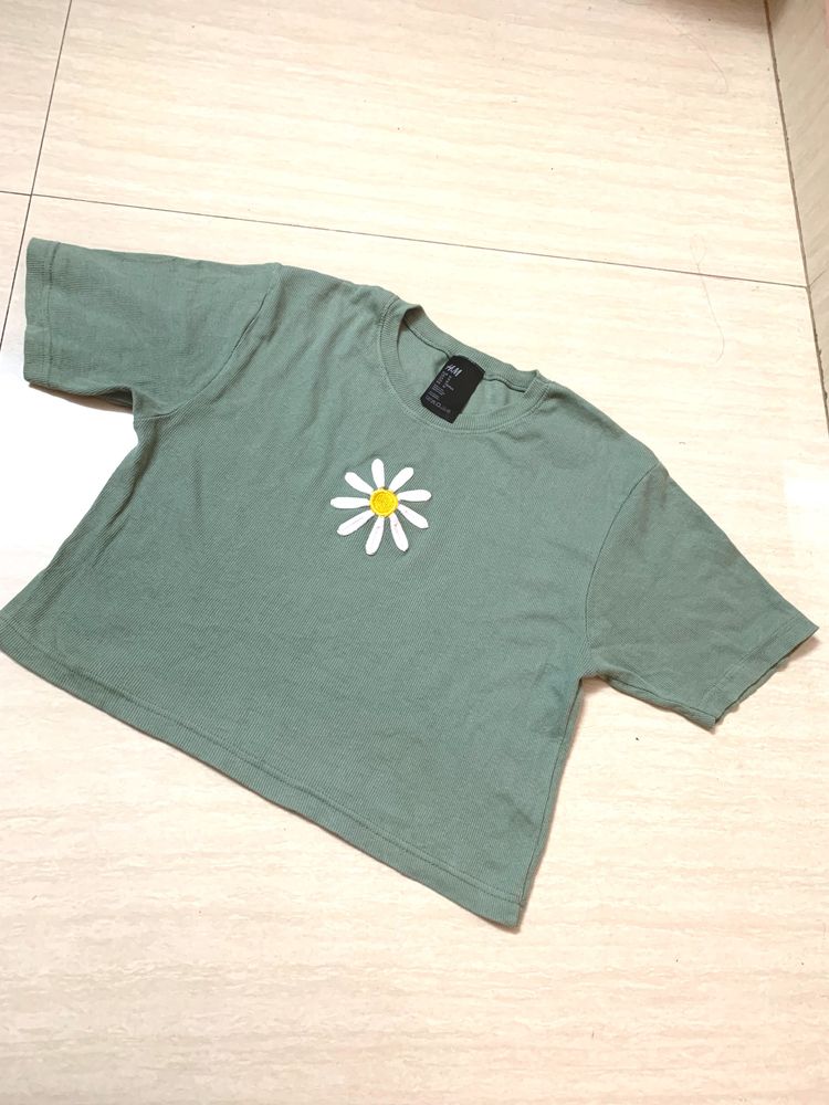 H&amp;M Women Crop Top With Threaded Flower