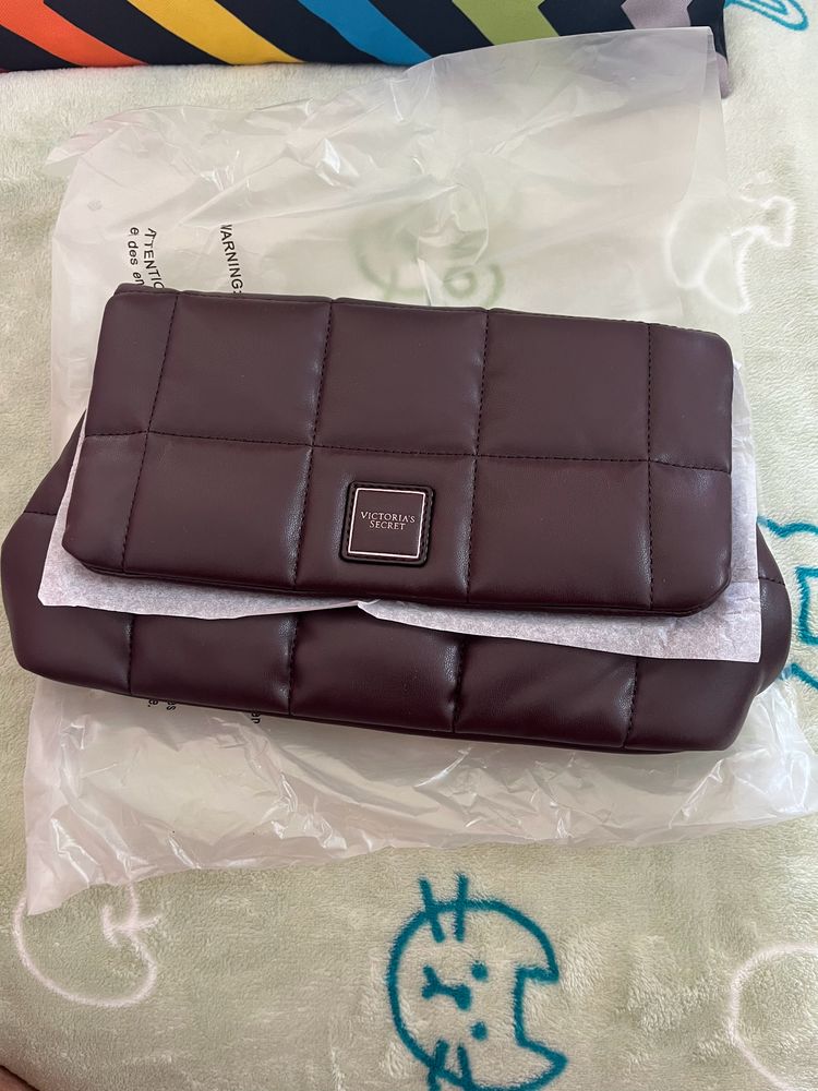 ⭐️Victoria’s Secret⭐️ QUILTED POUCH/CLUTCH