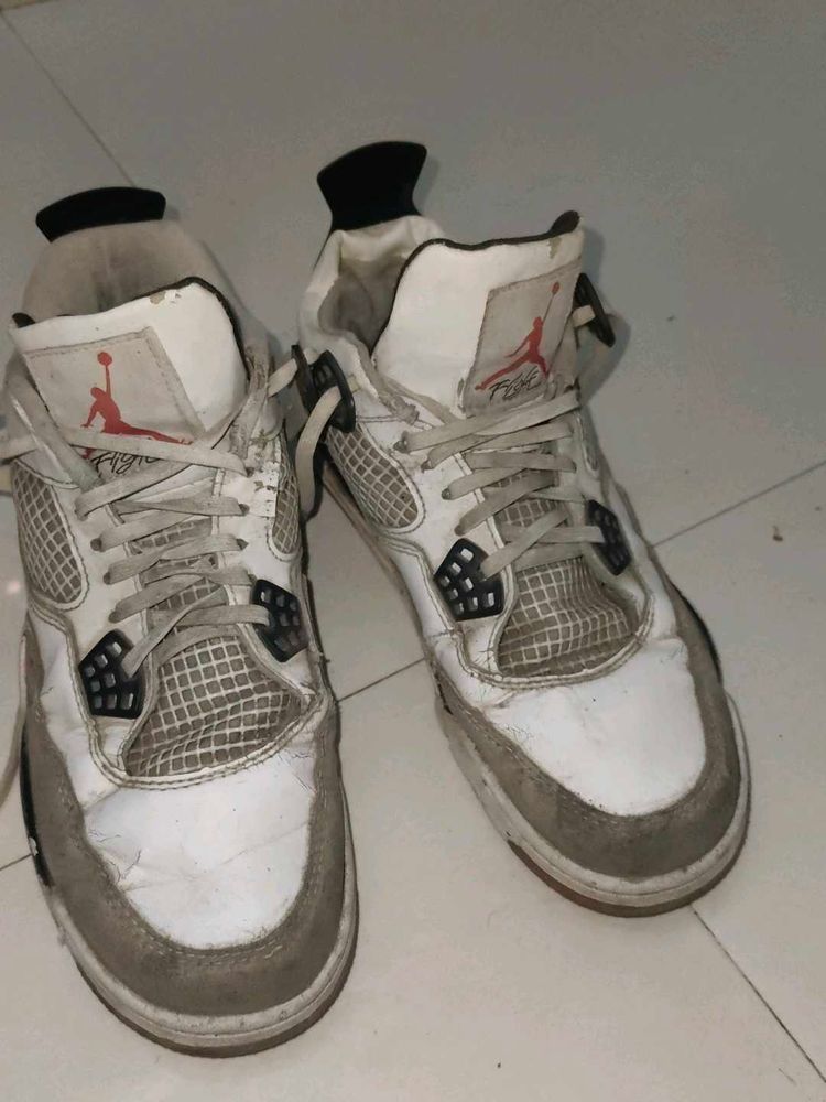 Worn Jordan 4s - Flight Nostalgia