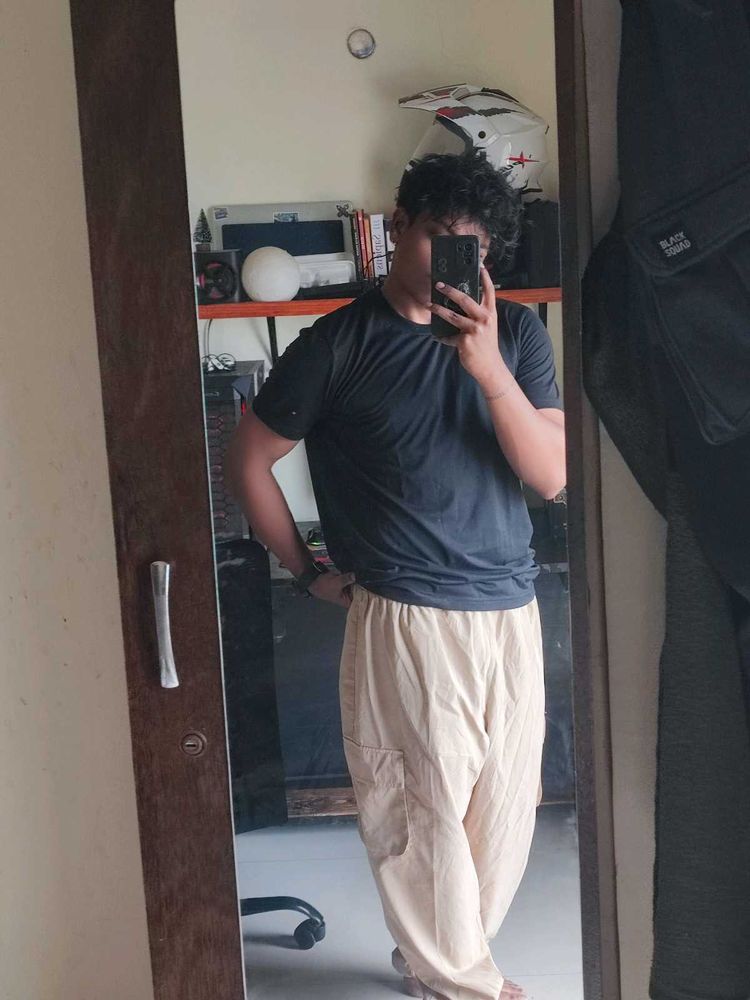 Baggy Beige Cargo Pants