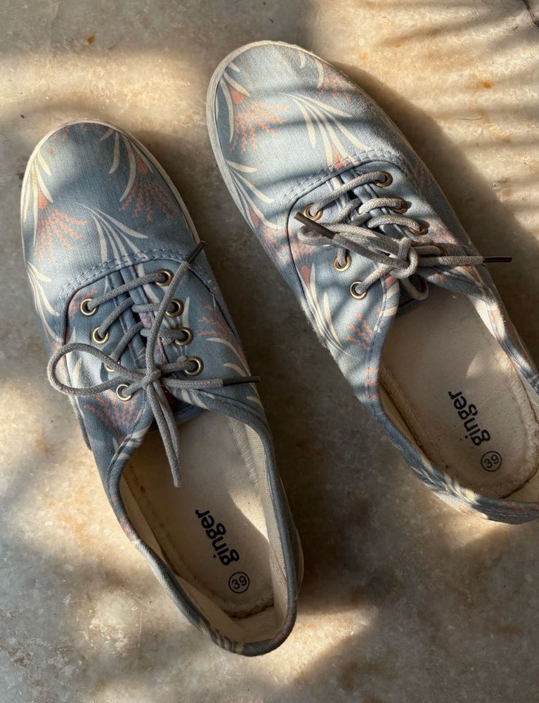 Ginger Casual Shoes for women