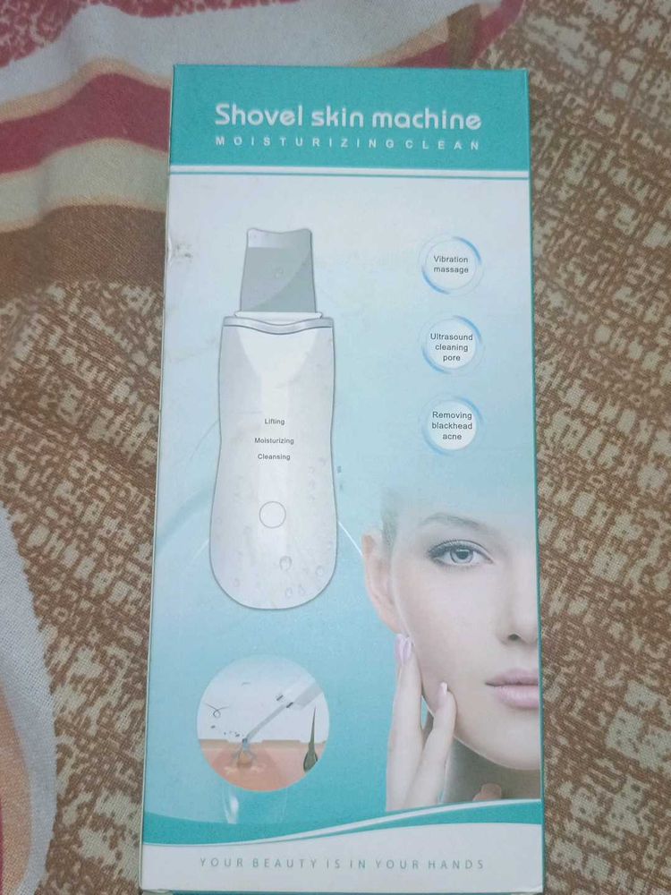Black And White Head Removal Tool