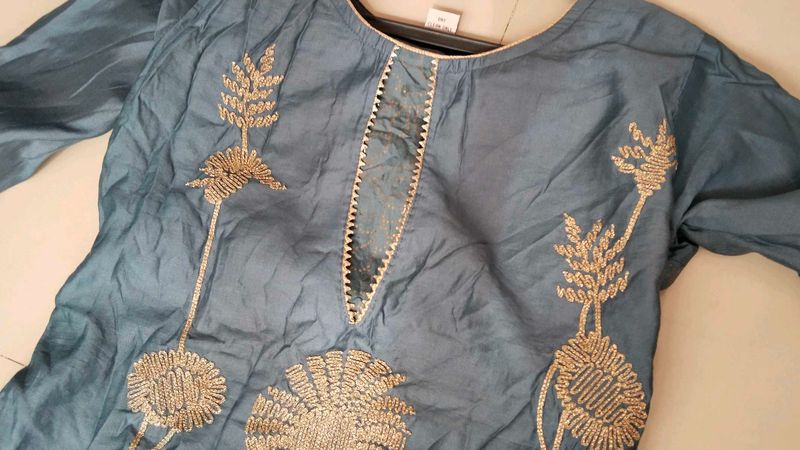 Elegant Embroidered Kurta