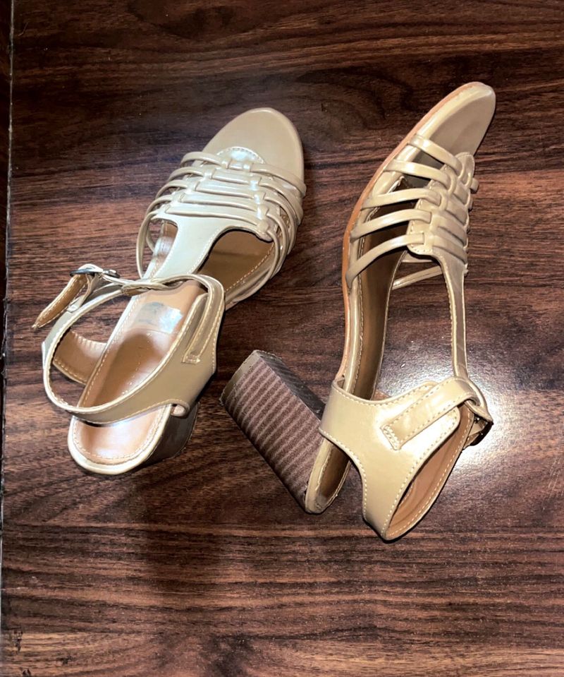 Women Beige Block Heeled Sandals