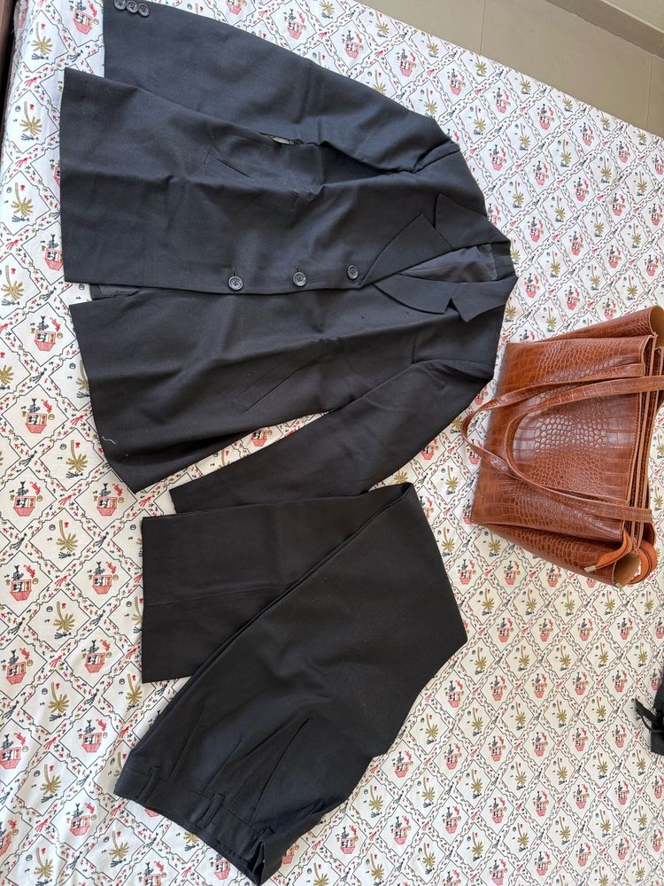 Women’s Formal Suit - Black