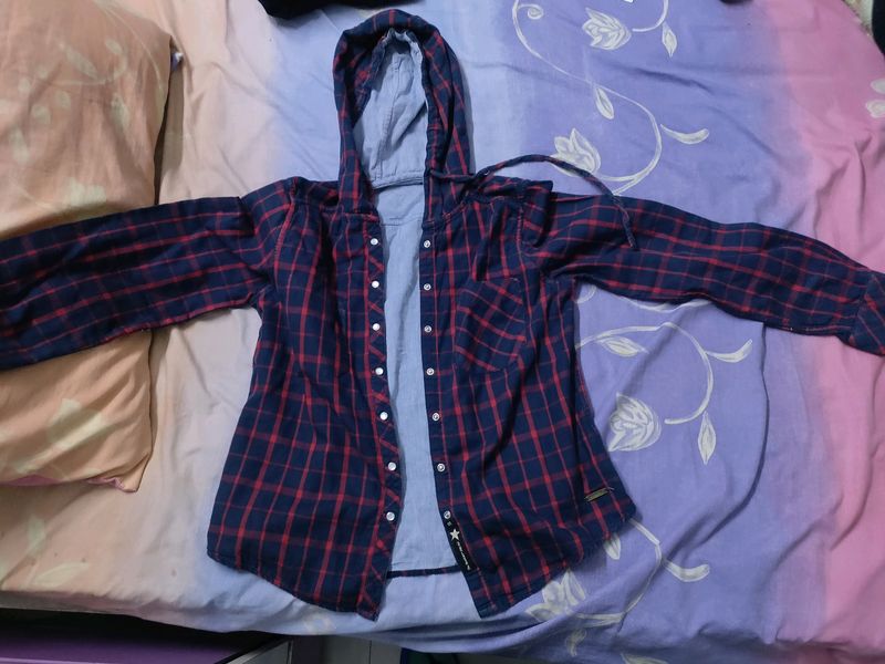 Convertible Hooded Buttoned Shirt
