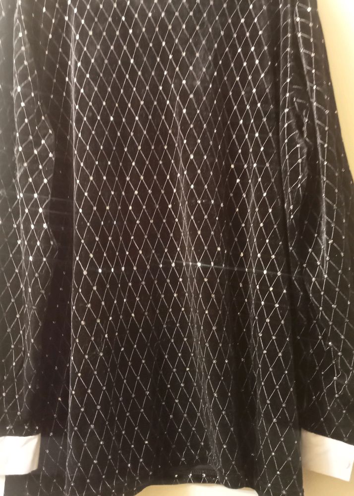 Designer Top Black And White Collar