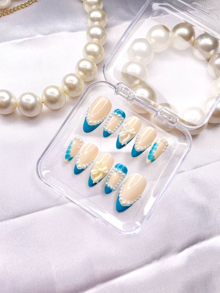 Press-On Nail Set