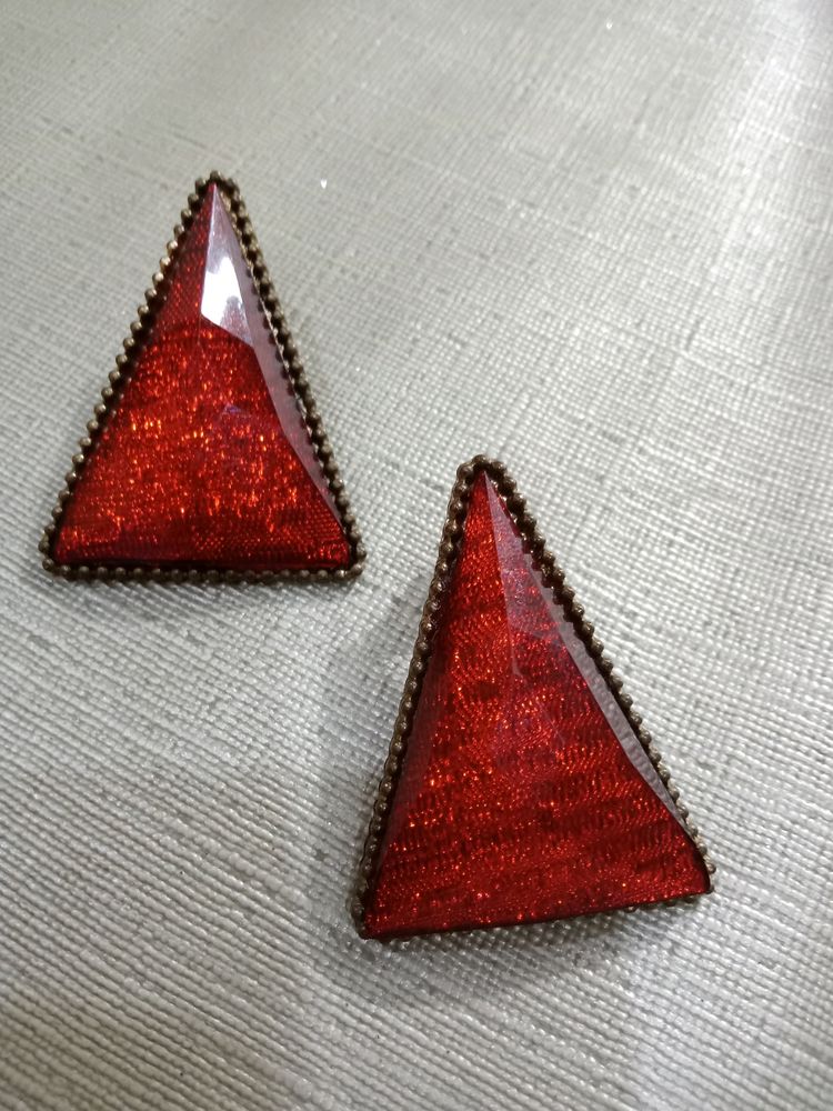 Red Triangle Earings 🍒